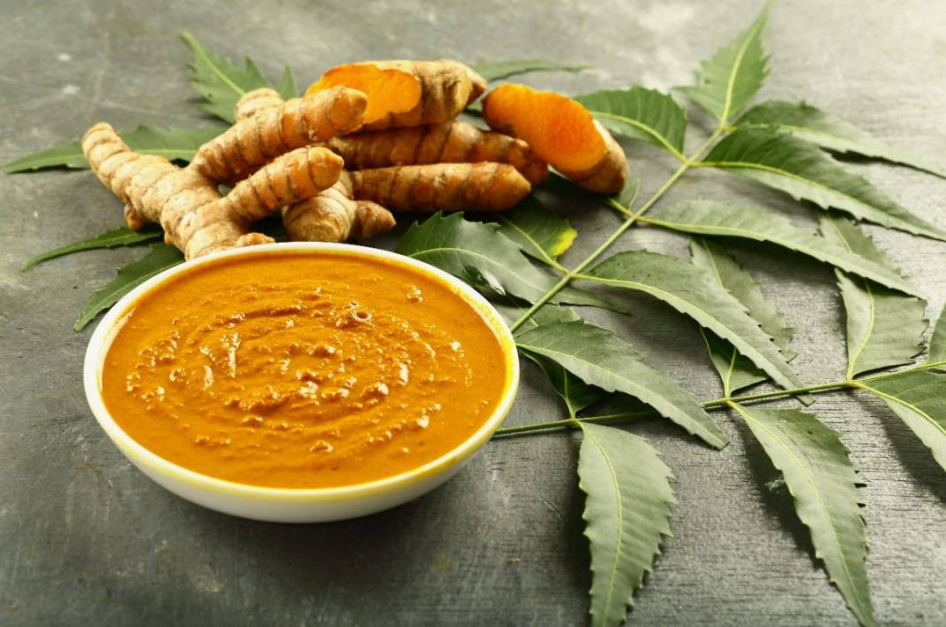 Ağda, ip ve cımbızı unutun! Bir kaşıkla tüyleri yok edin - Resim: 20